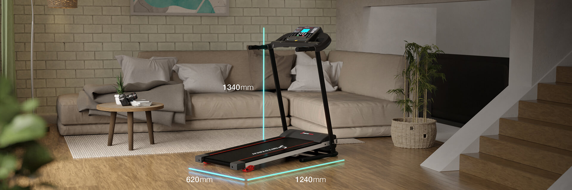 Schwarzes Laufband F10 Sportstech Komplettansicht schwarzes Laufband F10 mit Maßen, im Hintergrund Sofa, Teppich und Couchtisch